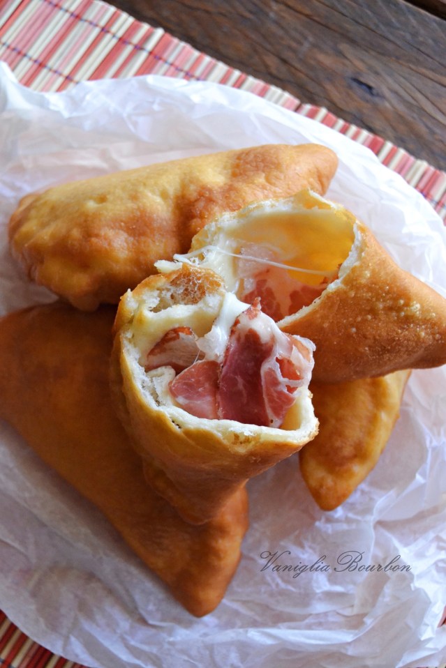 Panzerotti pugliesi Capocollo e Burrata