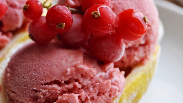 Sorbetto ai frutti rossi e spumante rosè – senza gelatiera –